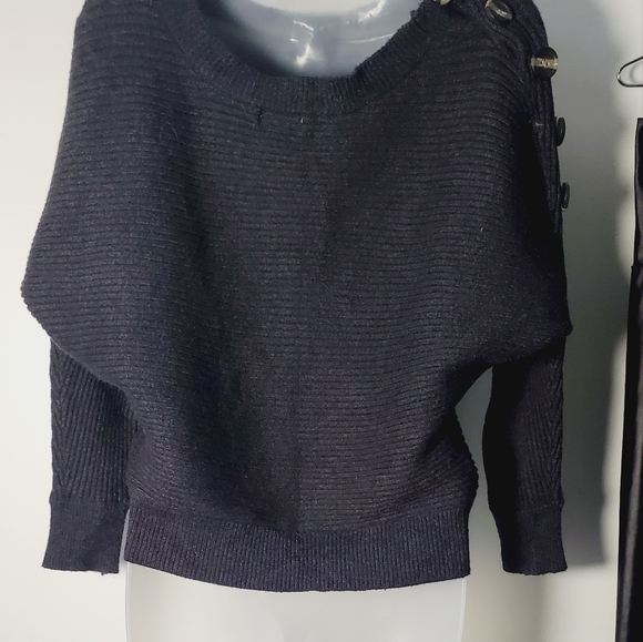 Poofs Sweater - Picture 3 of 4